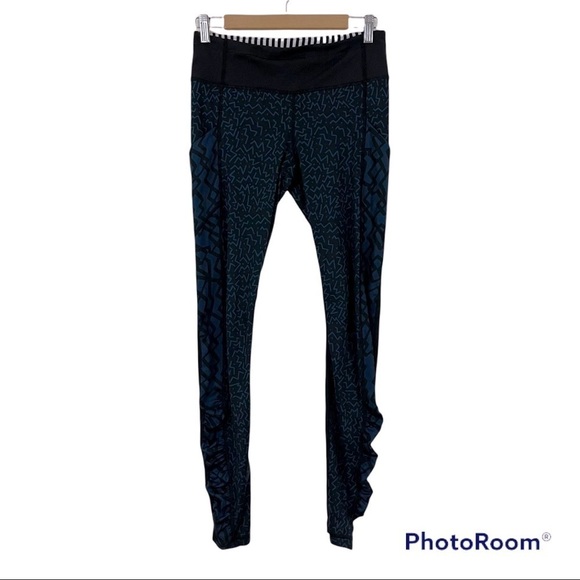 Lululemon Seawheeze 2015 Speed Tight Half Navy Half Black w/Squiggles Size 6 - Picture 4 of 10